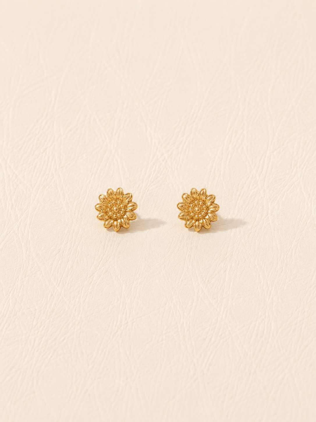ISABEL STUDS GOLD VERMEIL