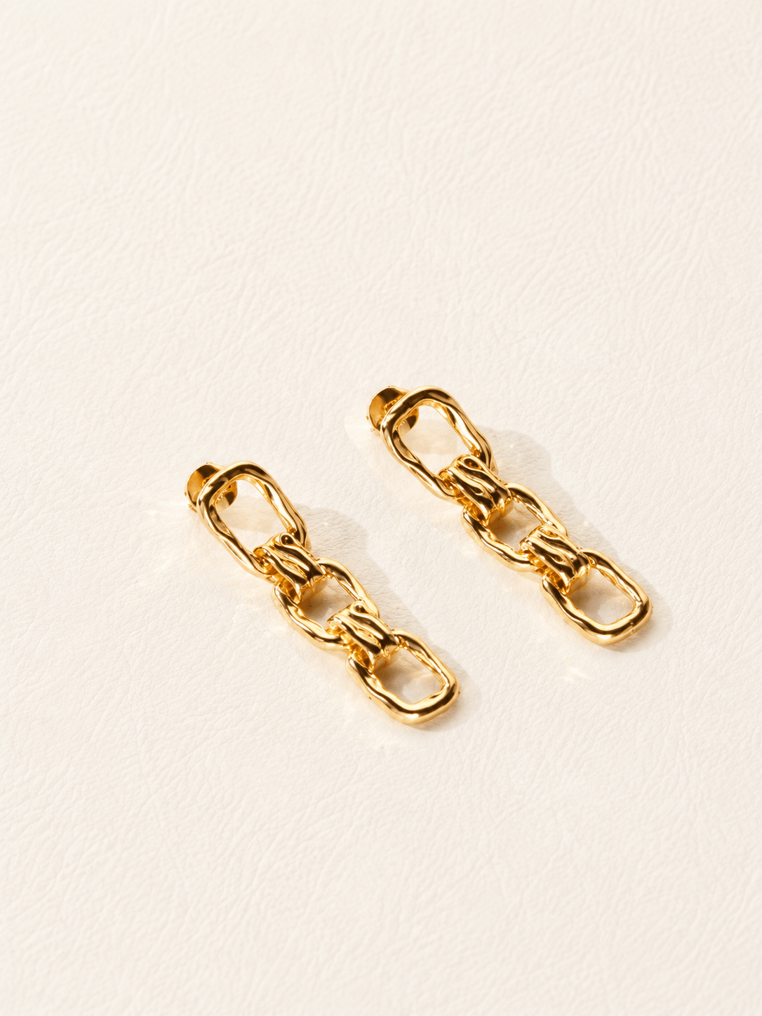 APHRODITE EARRINGS GOLD VERMEIL