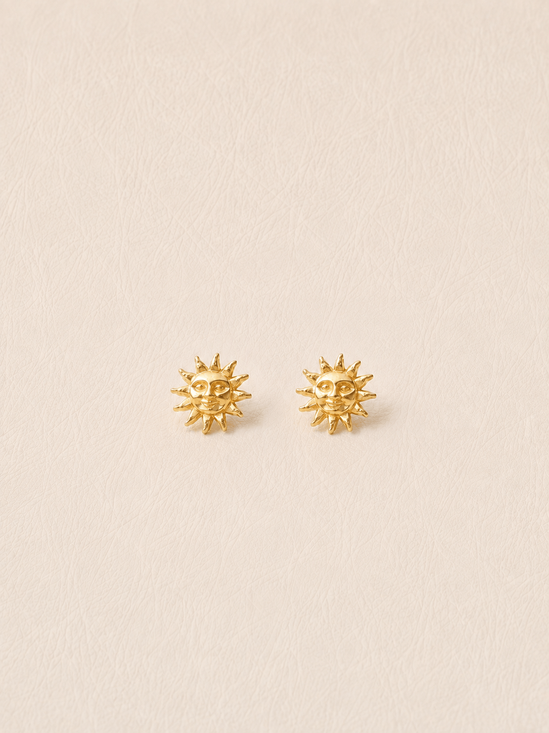 SOL STUDS GOLD VERMEIL