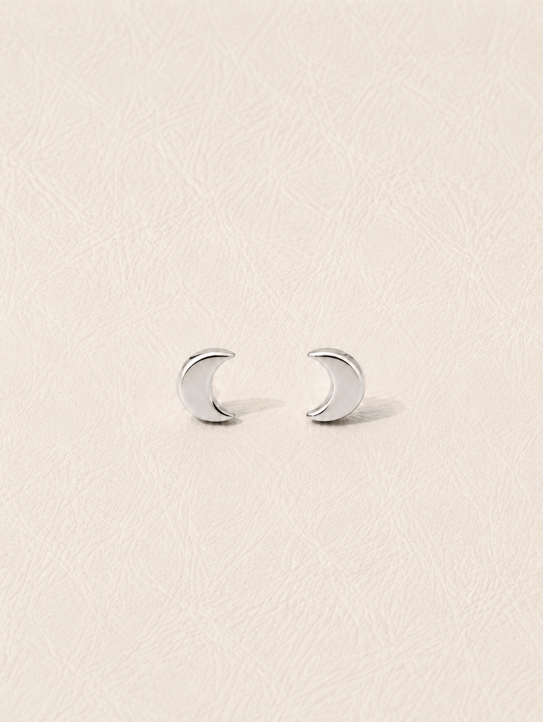 SELENE STUDS SILVER