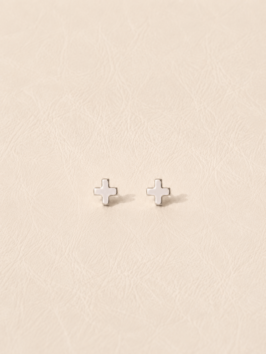 LEOMI STUDS SILVER