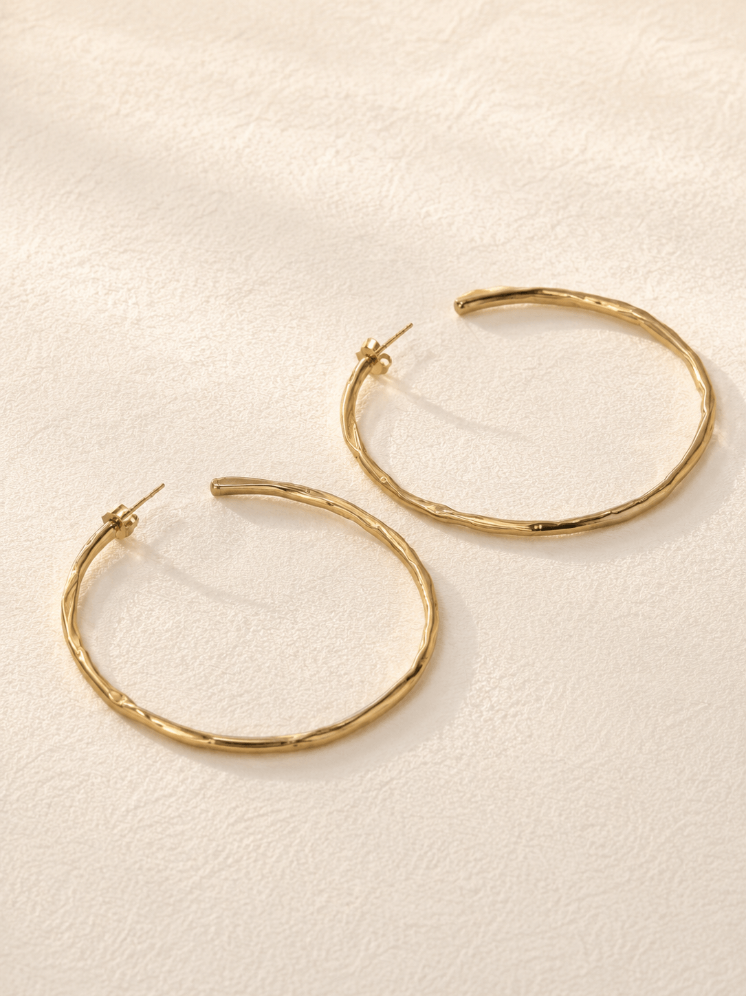 ALLESANDRA LARGE HOOP GOLD VERMEIL