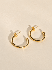 ALLESANDRA MEDIUM HOOP GOLD VERMEIL