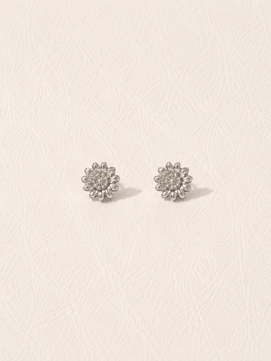 ISABEL STUDS SILVER