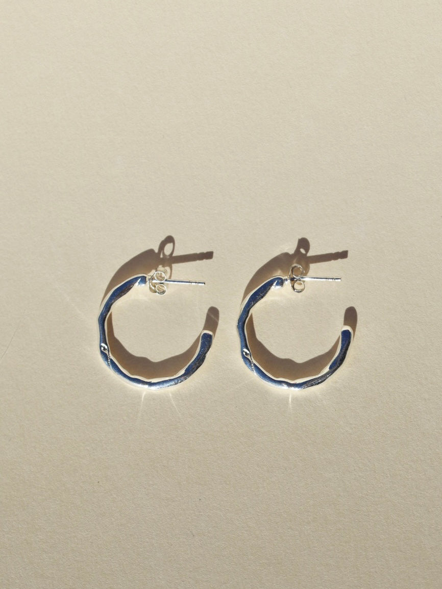 ALLESANDRA MEDIUM HOOPS SILVER