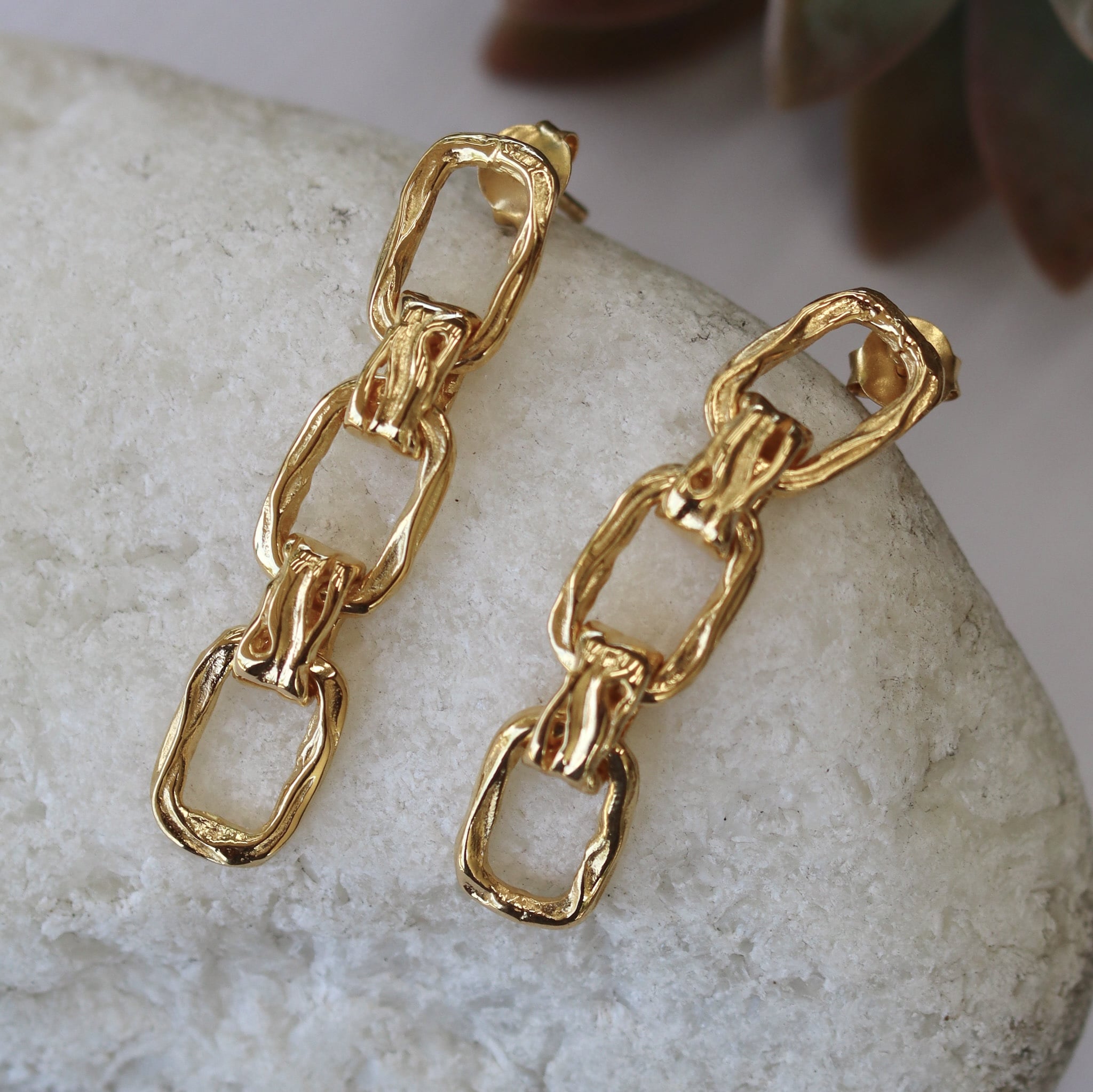 APHRODITE EARRINGS GOLD VERMEIL