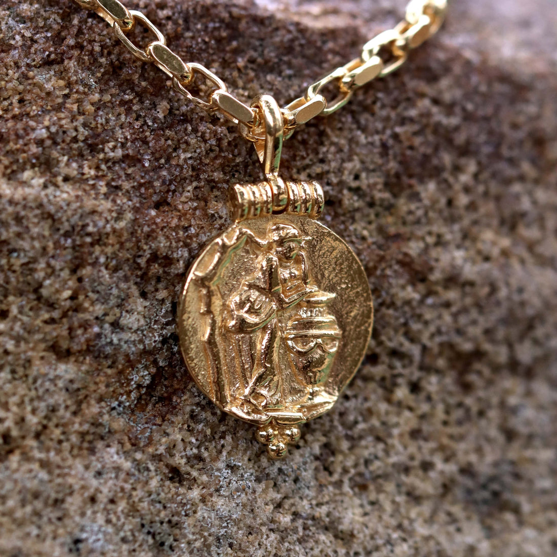 HYDRIA NECKLACE GOLD VERMEIL