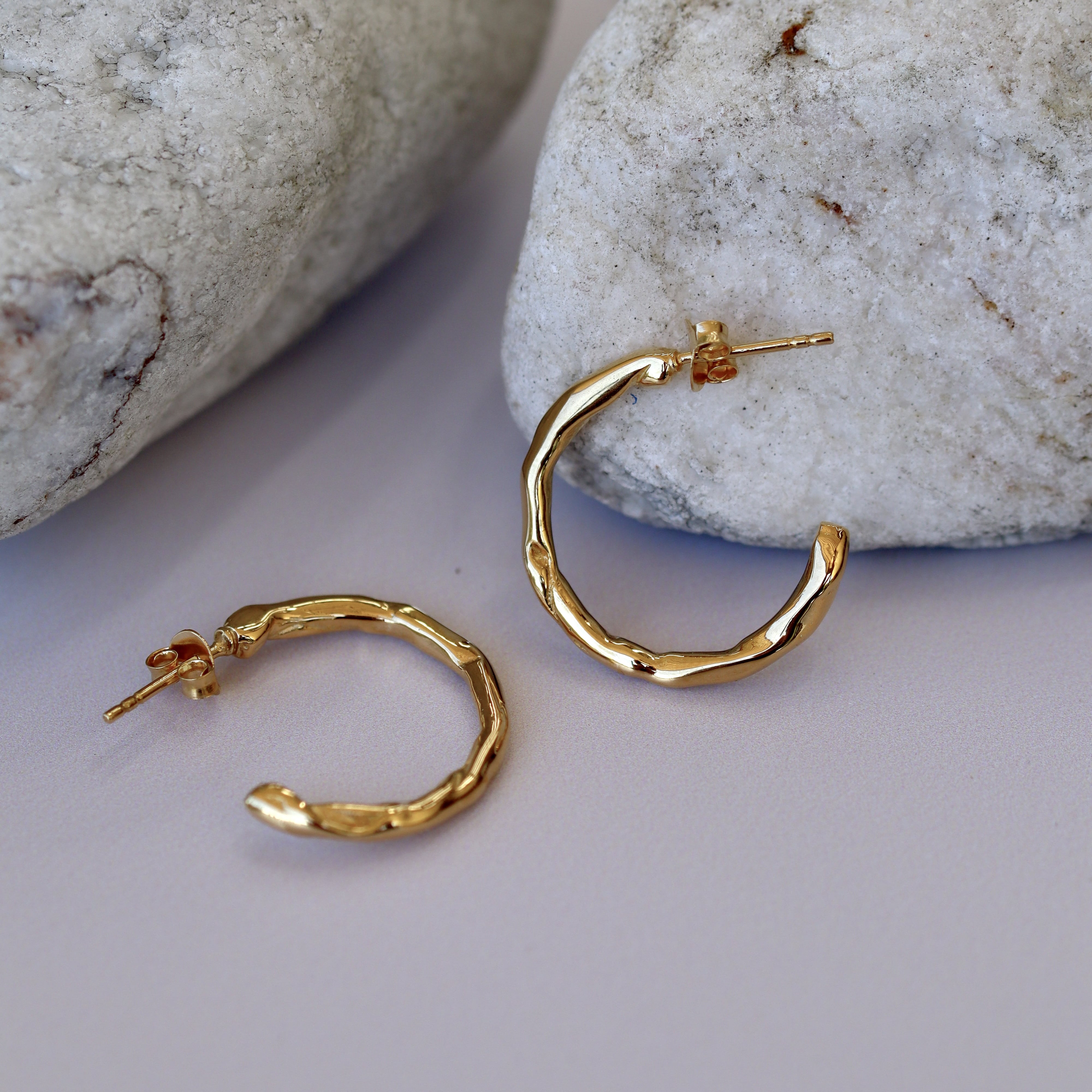 ALLESANDRA MEDIUM HOOP GOLD VERMEIL