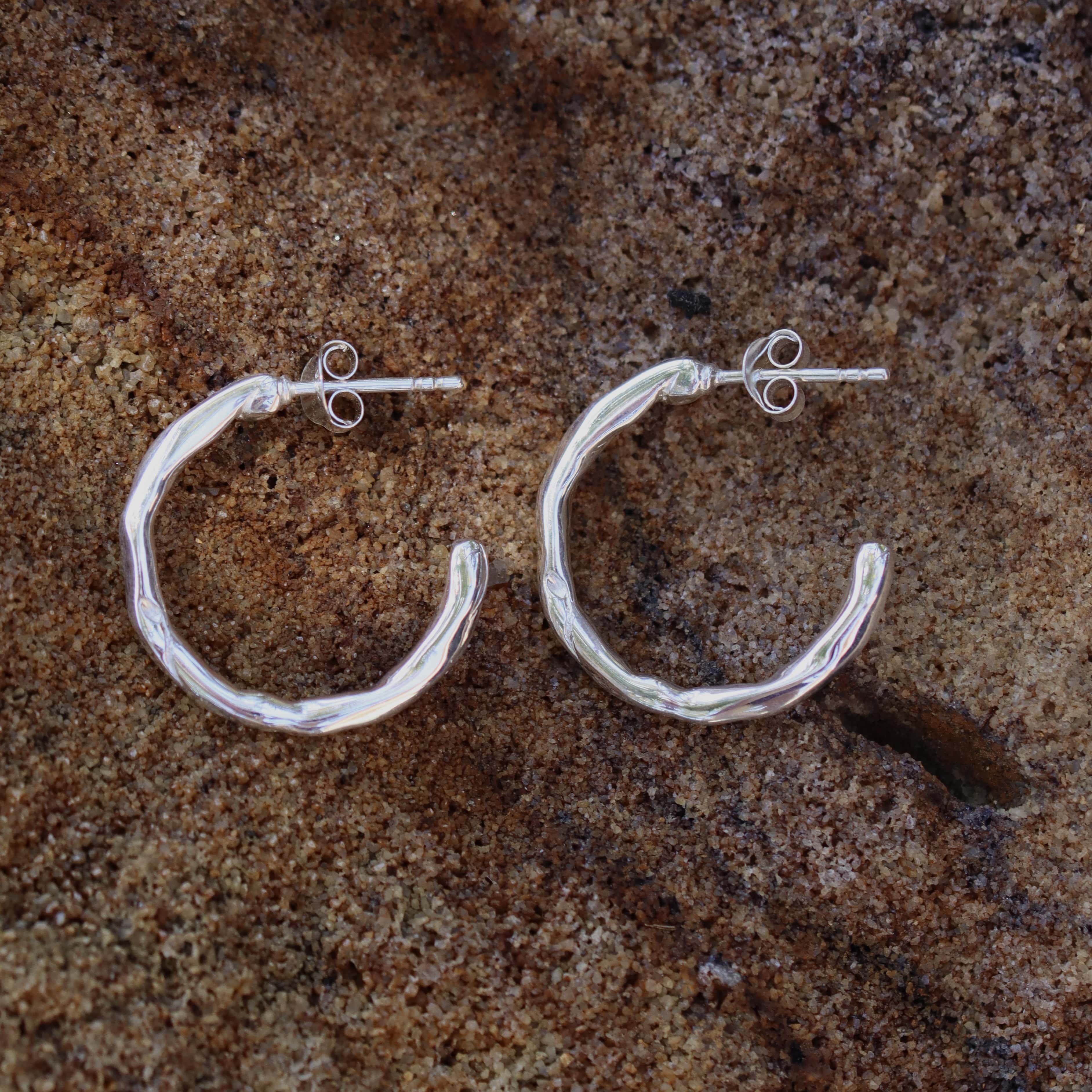 ALLESANDRA MEDIUM HOOPS SILVER
