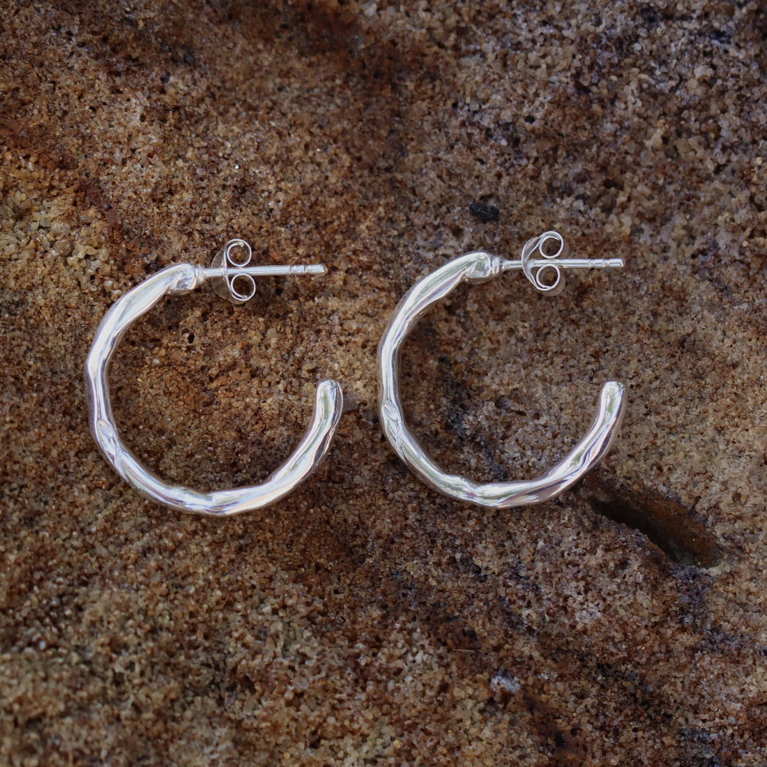 ALLESANDRA MEDIUM HOOPS SILVER