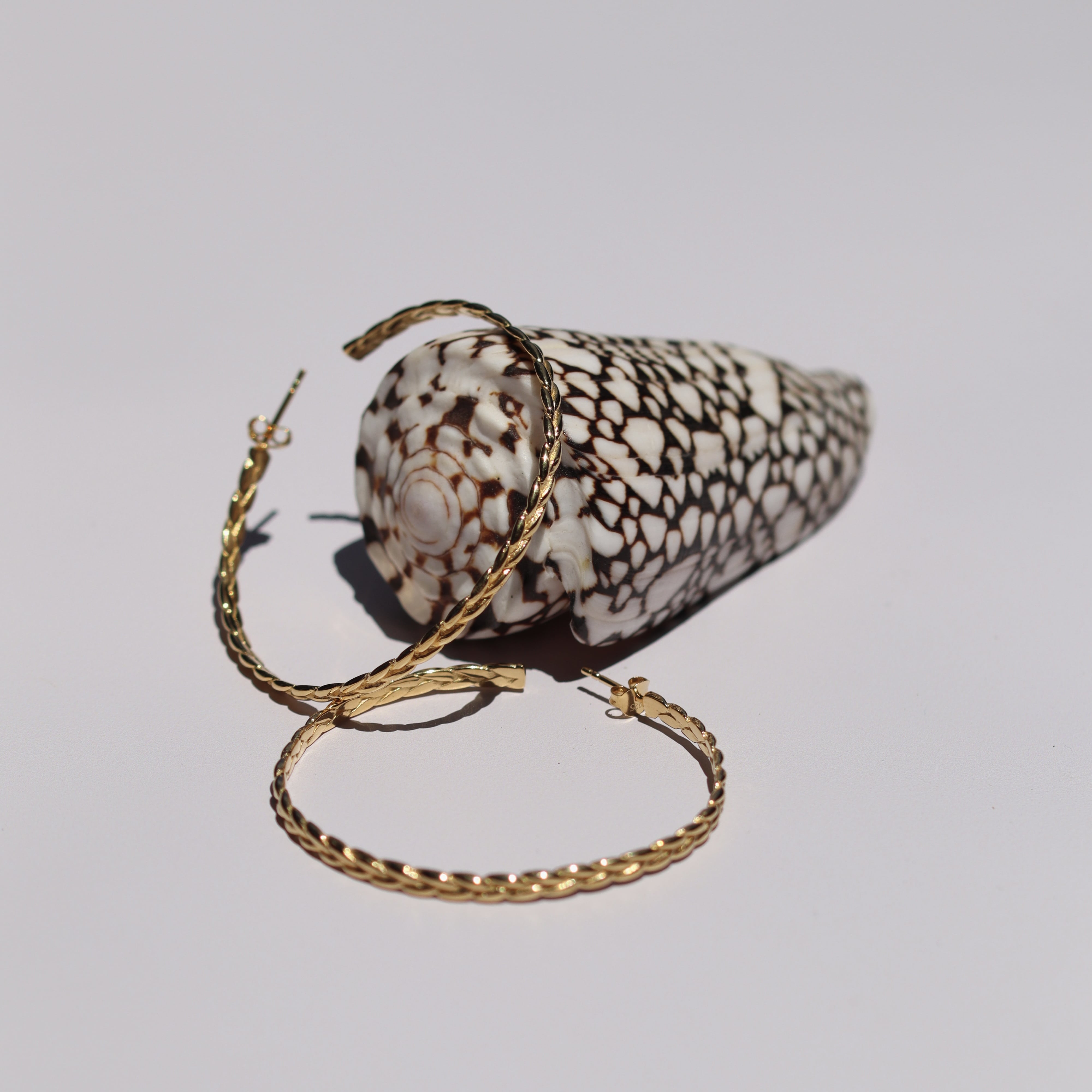 LILLIAN LARGE HOOPS GOLD VERMEIL