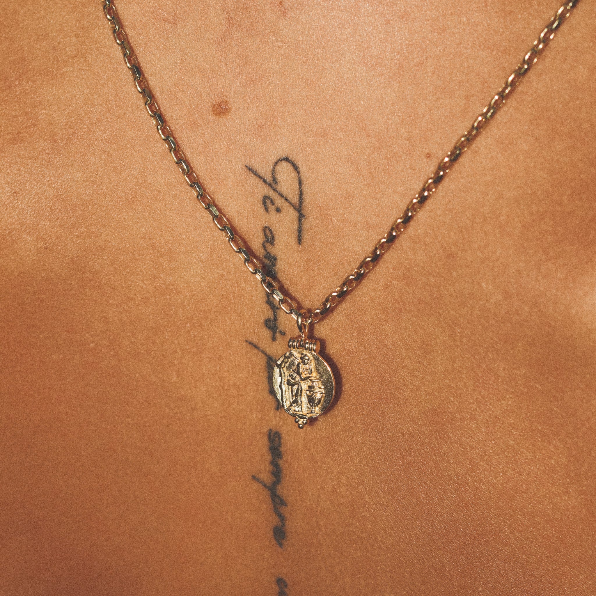 HYDRIA NECKLACE GOLD VERMEIL