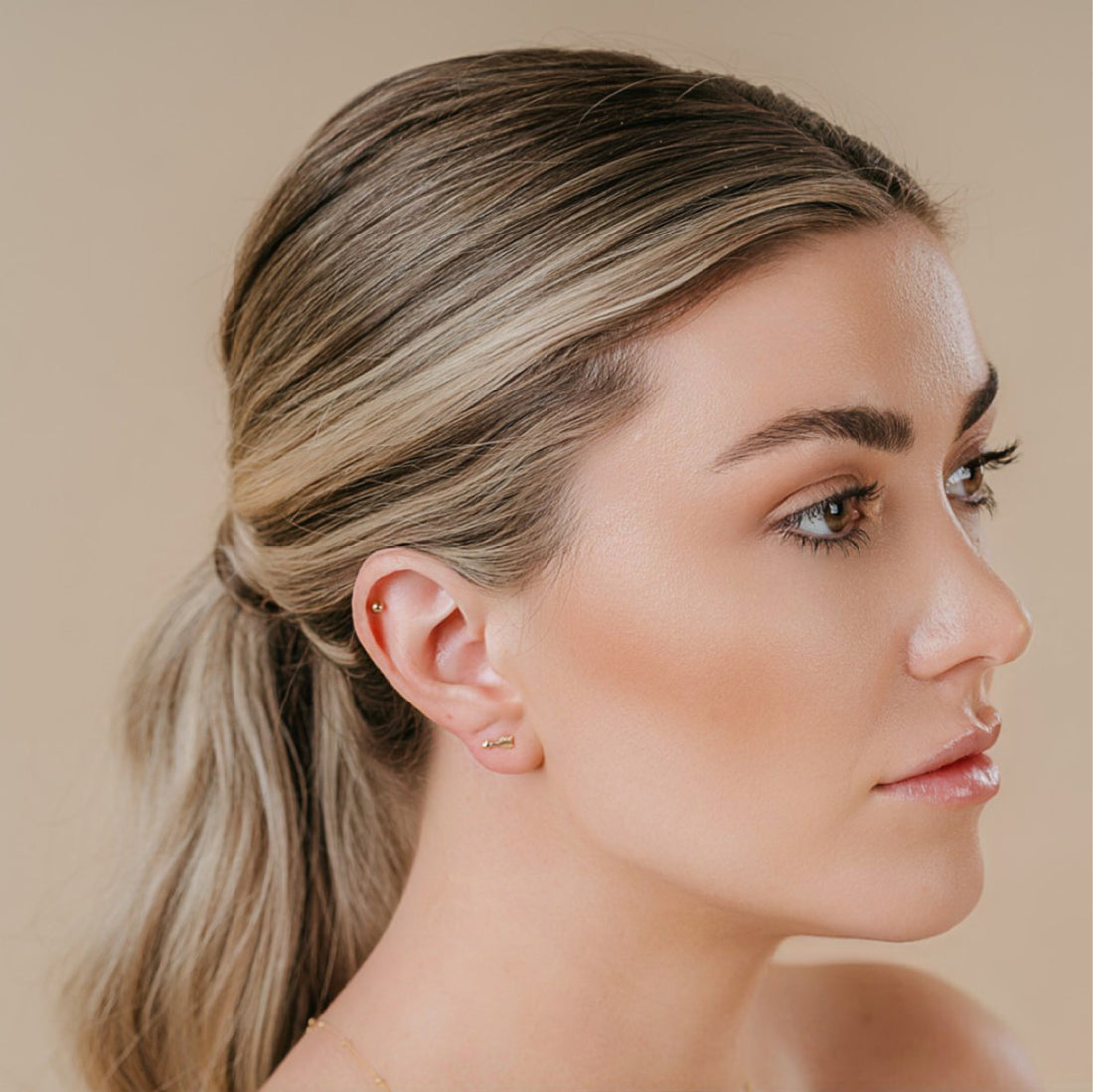 EROS STUDS GOLD VERMEIL