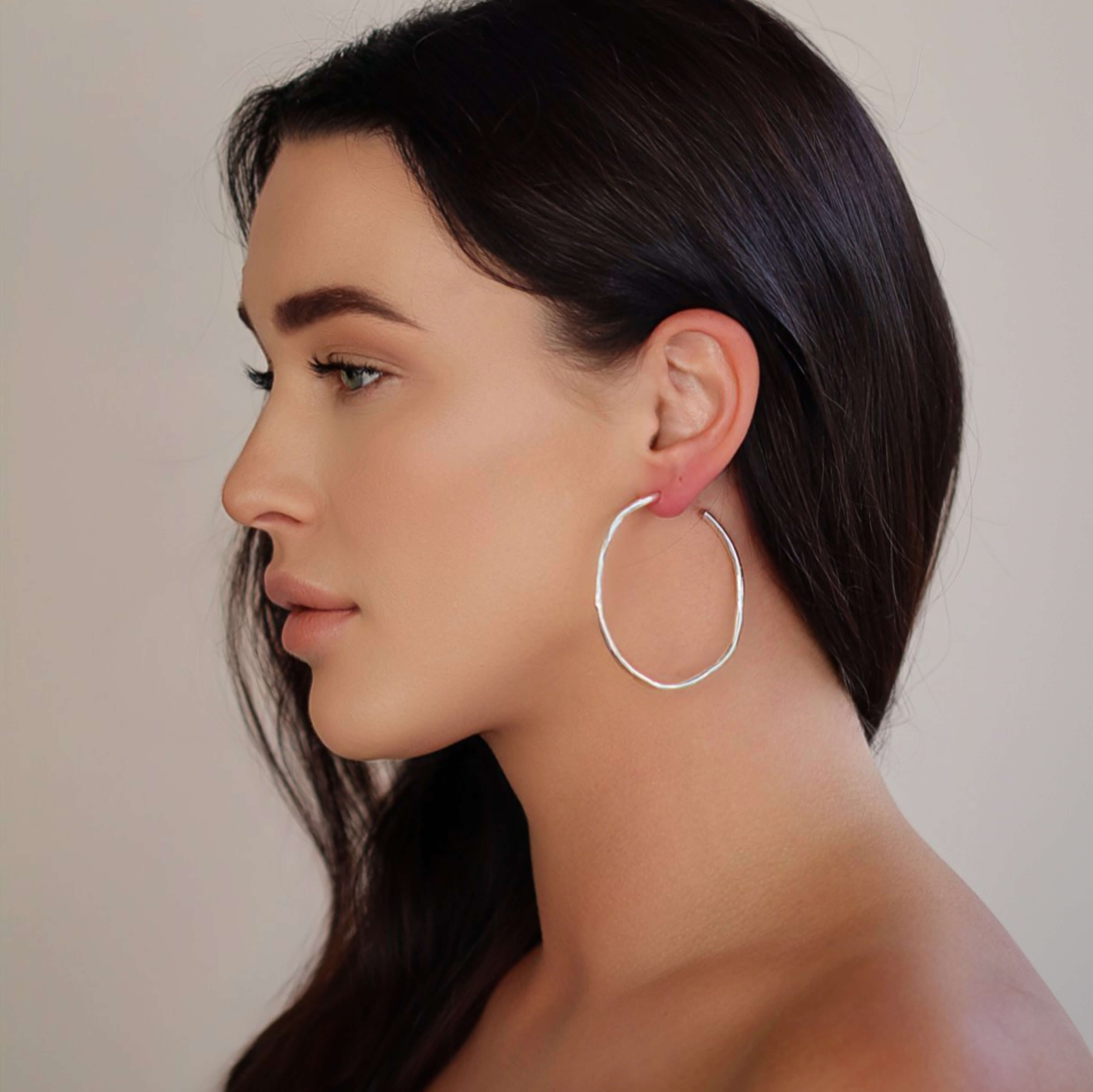 ALESSANDRA LARGE HOOPS SILVER