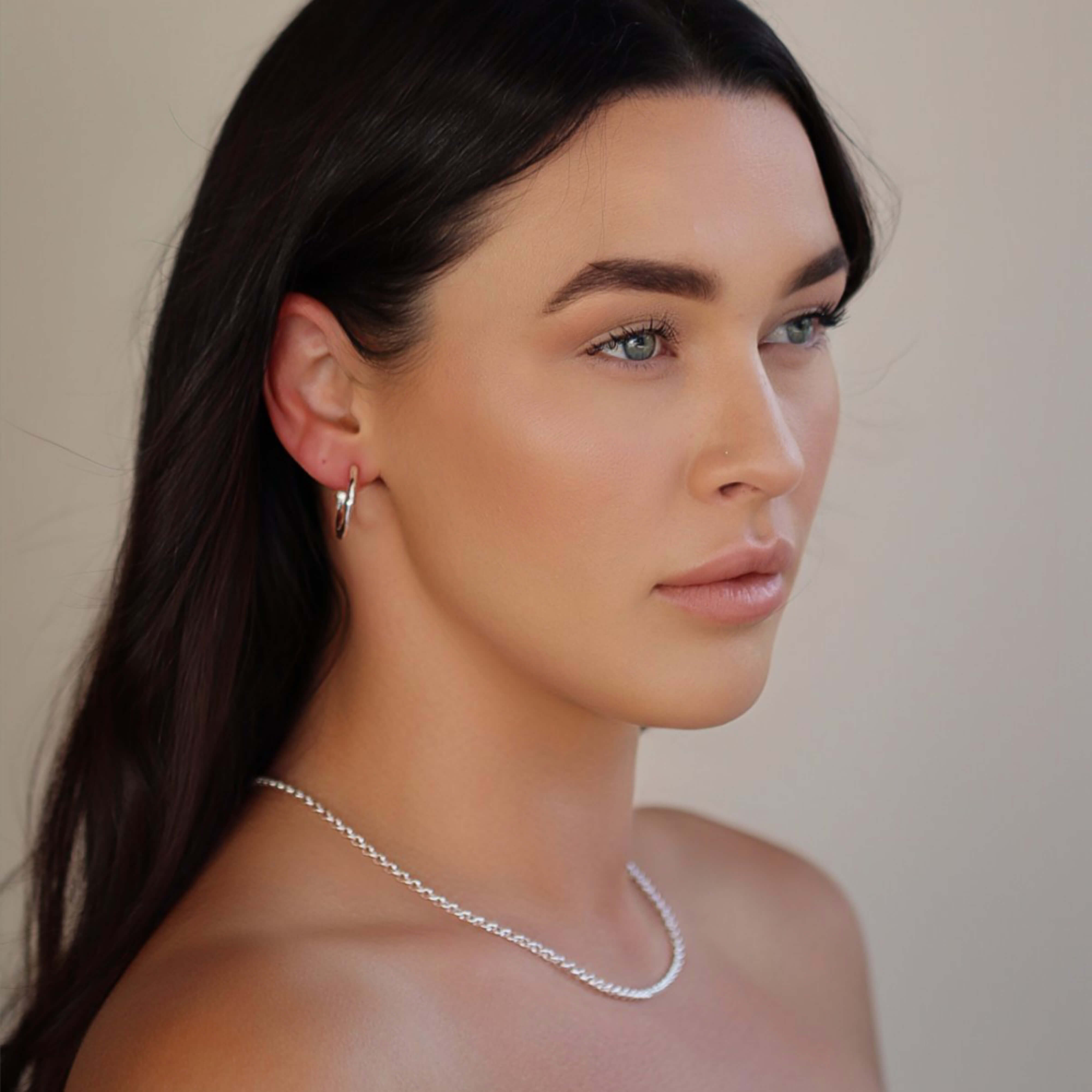 ALLESANDRA MEDIUM HOOPS SILVER