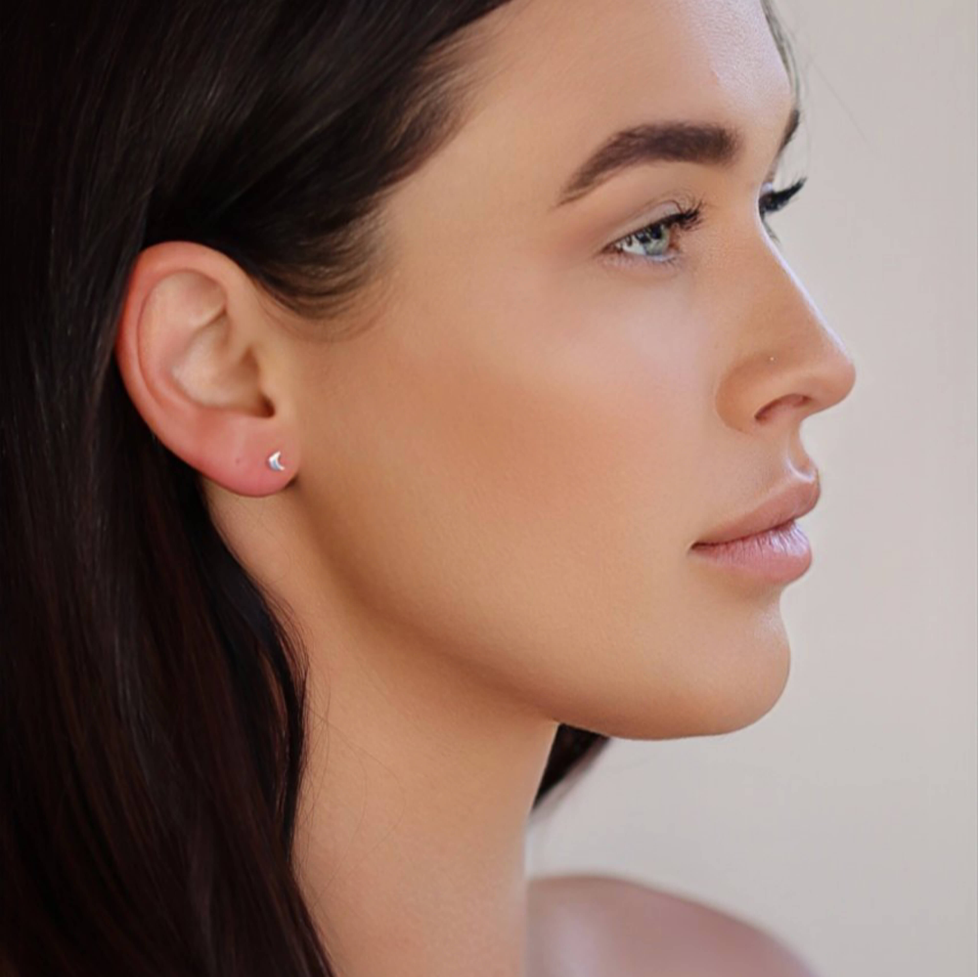 SELENE STUDS SILVER